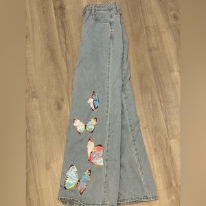 Size small butterfly wide leg Jean